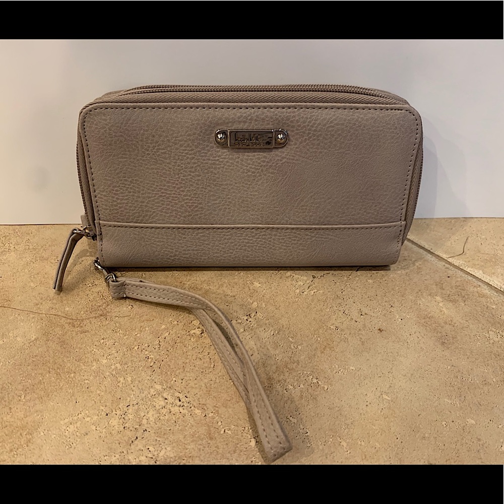 Nicole Miller New York Wristlet